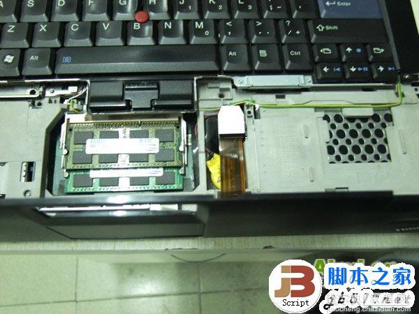 ThinkPad T400 笔记本详细拆机过程 清理风扇(图文教程)3