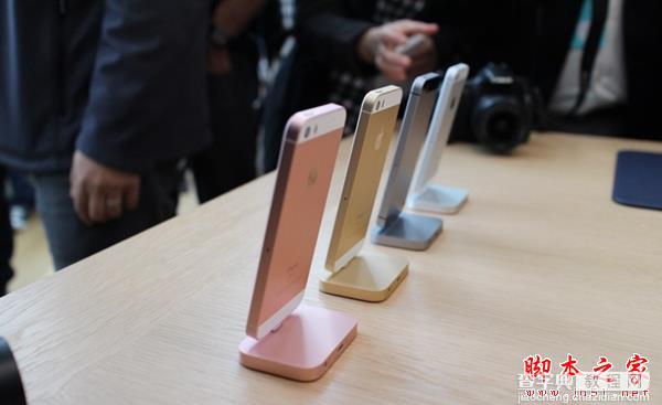 iPhone SE玫瑰金和土豪金哪个好看？苹果iPhone SE玫瑰金版和土豪金版对比介绍7