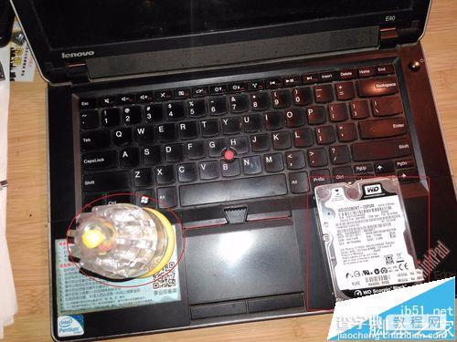 thinkpad e40笔记本怎么拆机更换硬盘?1