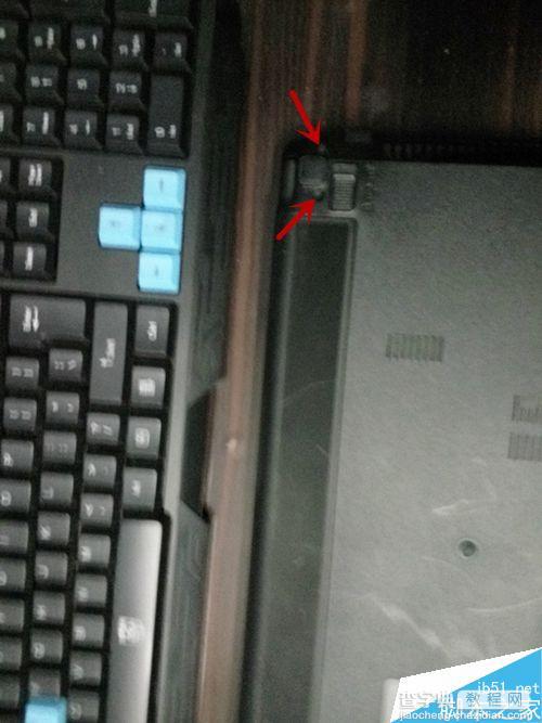 华硕KB4HR笔记本电脑拆卸、清灰详细图解8