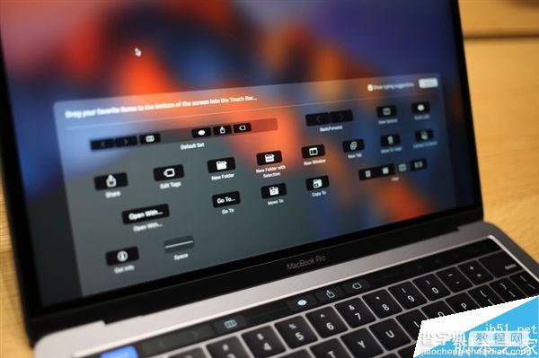 苹果全新Macbook Pro真机图赏和上手视频:触控屏逆天4