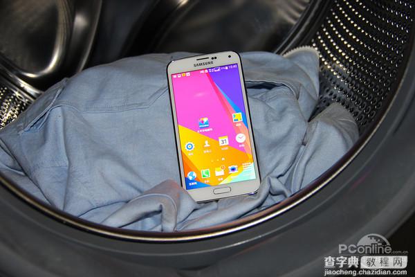 三星GALAXY S5暴力防水及耐用性能测试不惧洗衣机6