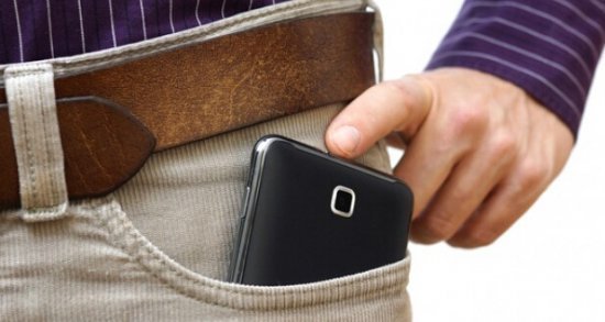 专家警告：男子每天用手机超4小时精子降三成1