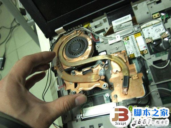 ThinkPad T400 笔记本详细拆机过程 清理风扇(图文教程)15