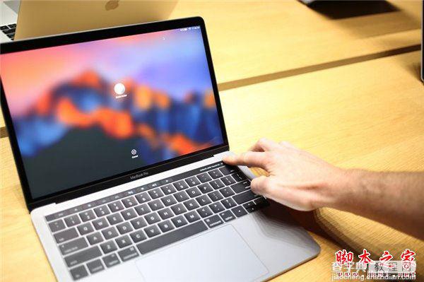 MacBook Pro怎么样 2016款苹果全新13/15英寸MacBook Pro现场实拍图16