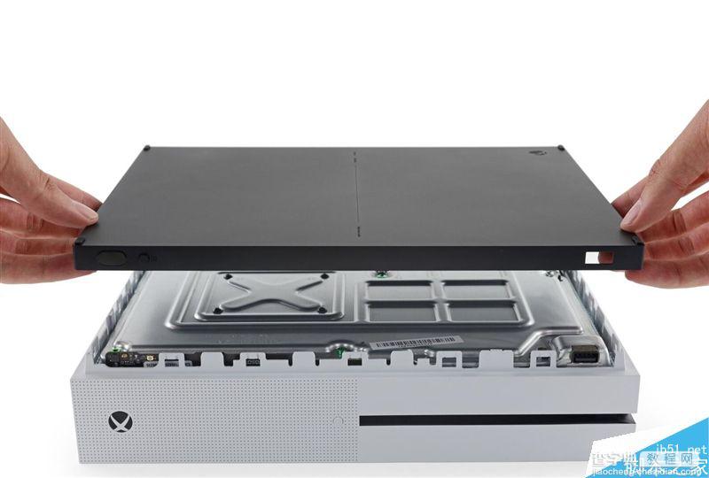 Xbox One S主机内部构造如何?Xbox One S详细拆解流程8