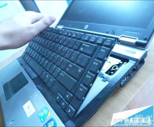 hp8440p笔记本怎么拆解清理灰尘?11