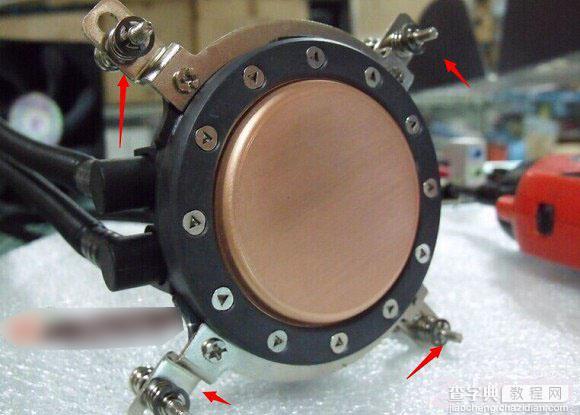 水冷散热器怎么装 CPU水冷散热器安装详细教程图解7