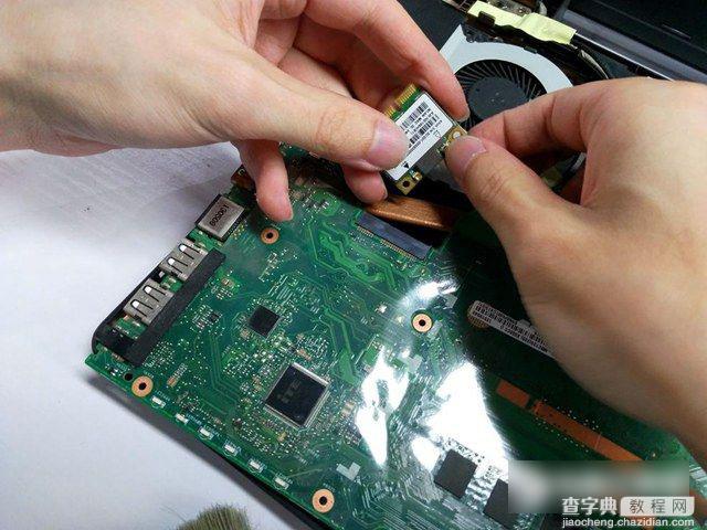 华硕X550C怎么拆机 华硕X550C清理灰尘与升级SSD图文教程18