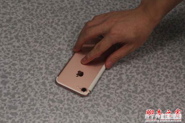 iphone7质量怎么样？苹果iPhone7的十万个虐待测试13