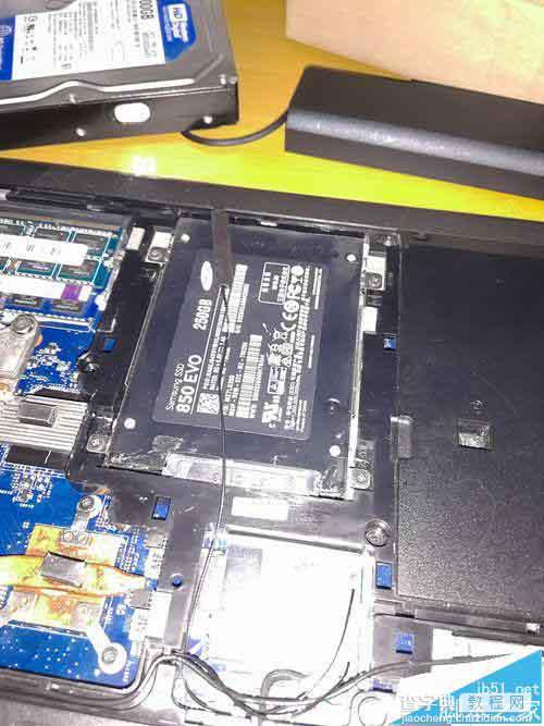 ThinkPad E531怎么拆机安装WWAN网卡?4