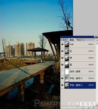 Photoshop将风景图片调成流行的青黄色12