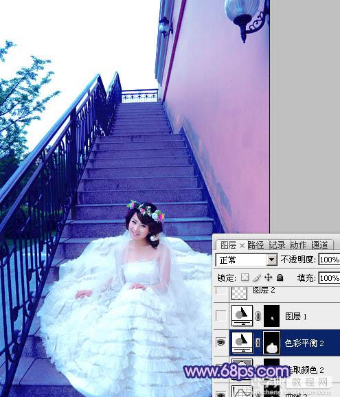 Photoshop将楼梯婚片调制出艳丽的蓝紫色20