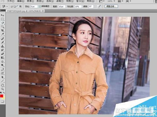 利用photoshop更换人物衣服的颜色3