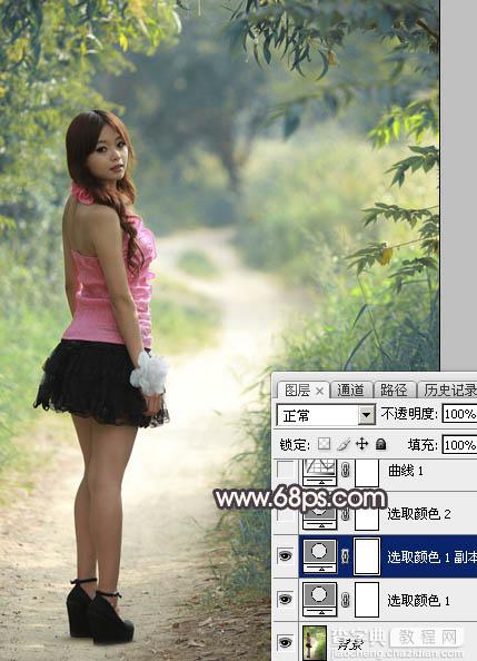 Photoshop调出暗调深秋色树林路边的人物图片5