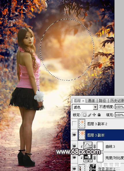 Photoshop调出暗调深秋色树林路边的人物图片30