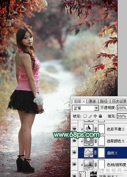 Photoshop调出暗调秋季青红色树林人物图片36