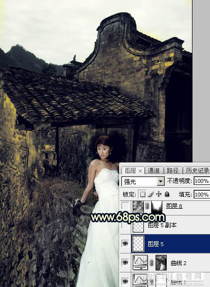 Photoshop调出高对比霞光色残旧古建筑人物图片11