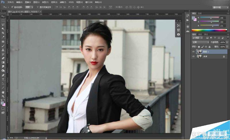 Photoshop调出复古古铜色的美女人像照片2