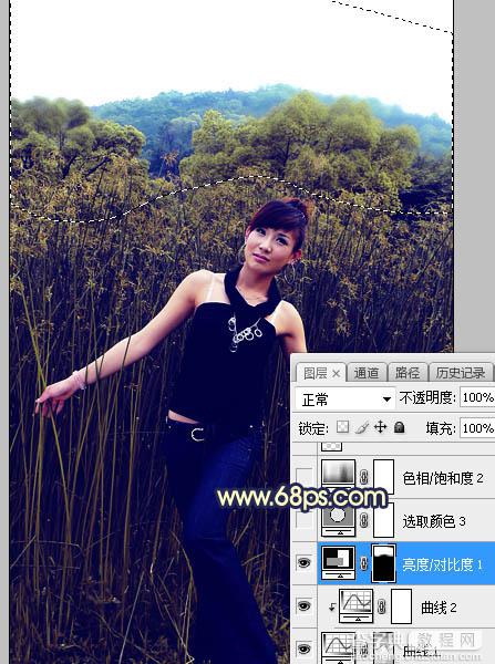 Photoshop调制出秋季暗黄色霞光山林人物图片18