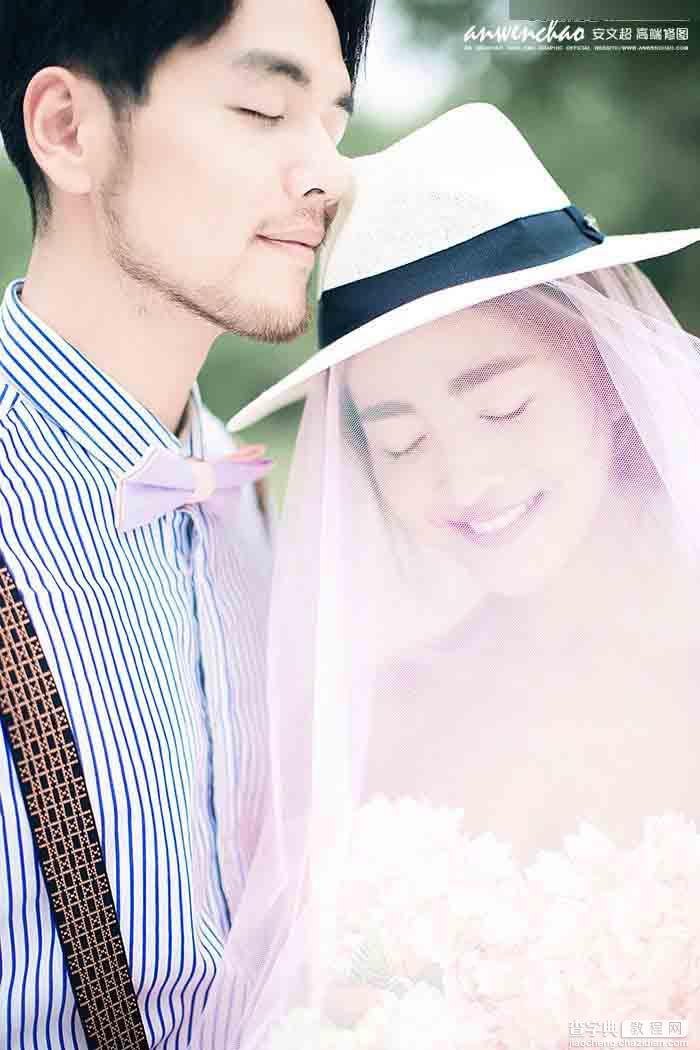 Photoshop调出甜美暖黄色调的外景婚纱照片1